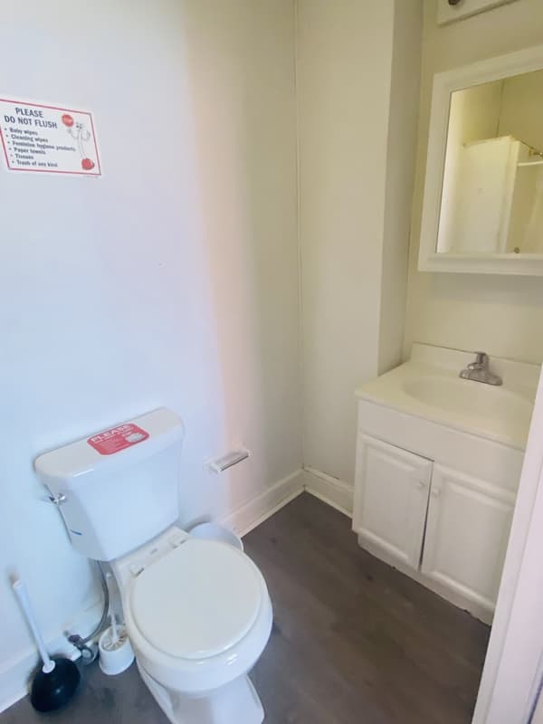 York House: 144 West Jackson Street - D