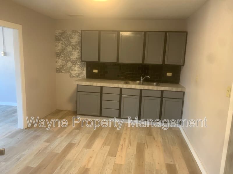 Hampton Condo: 19 N Federal St