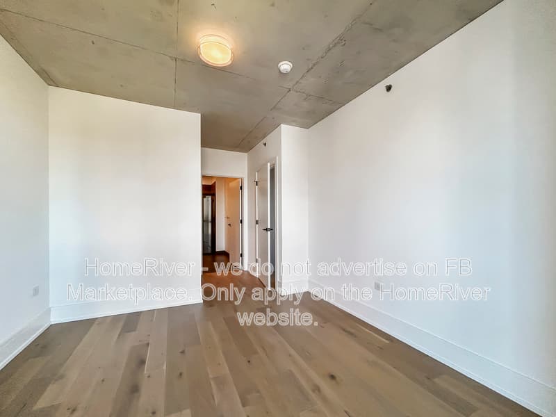 Chicago Condo: 234 W Polk St