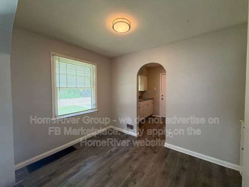 Saint Louis House: 10116 Cloverdale Dr
