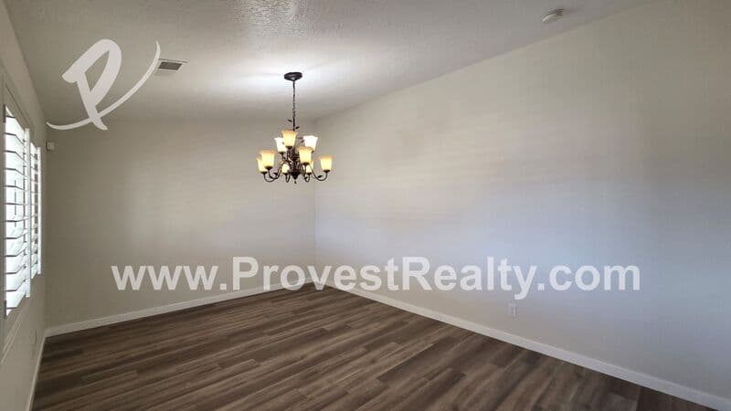 Hesperia House: 8305 Topaz Ave