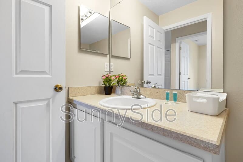 Davenport House: 441 Robin Rd