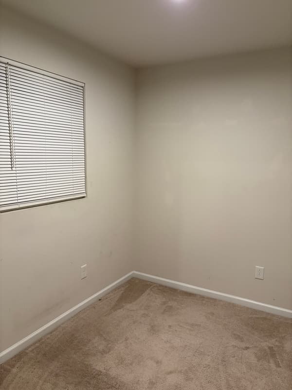 Greenville House: 102 Castlebrook Dr