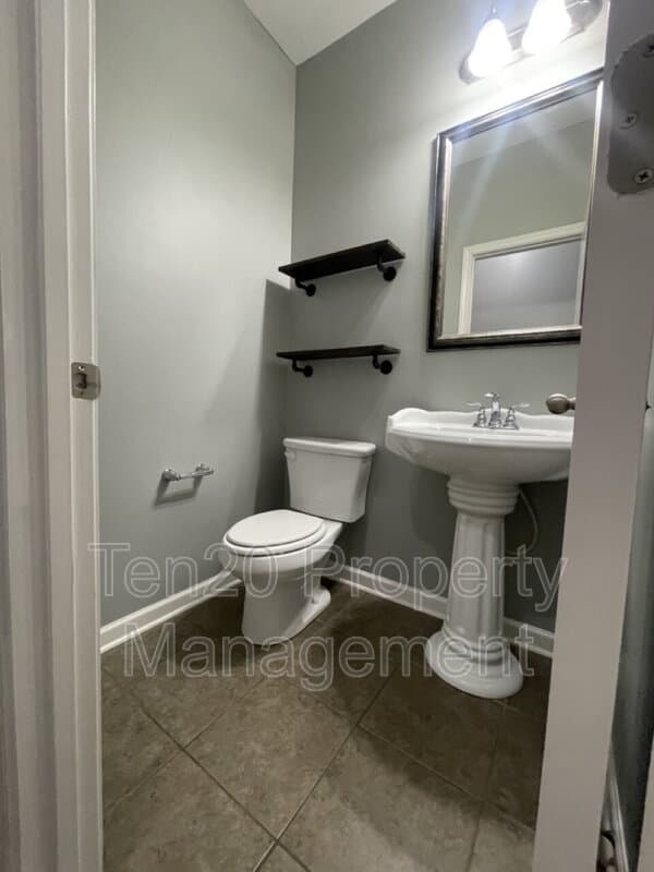 Columbus House: 4955 Brightstar Lane