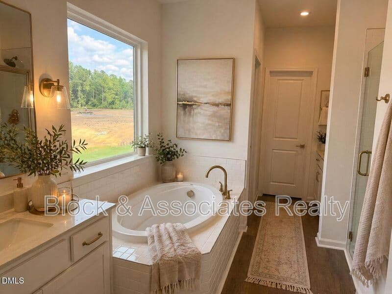 Clayton House: 112 Moonflower Lane