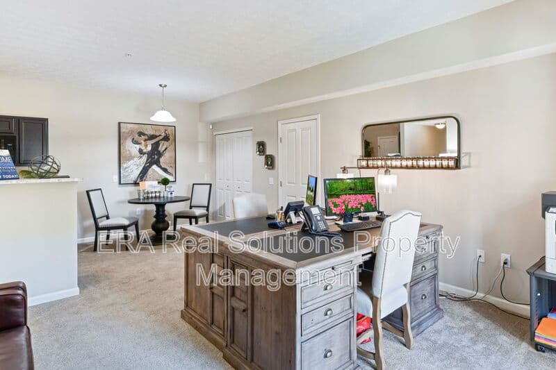 Columbus Condo: 1581-103 Gilmore Park Ave