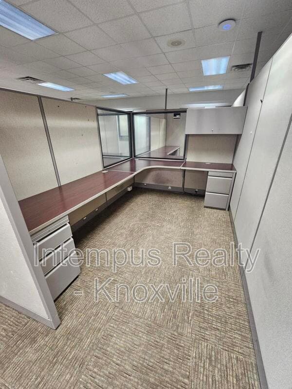 Knoxville House: 7134 Regal Ln Ste 211
