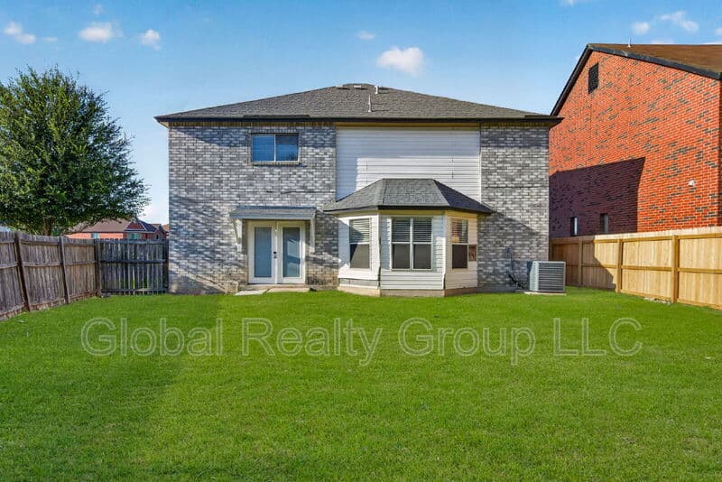 Converse House: 7702 Fairton Pl