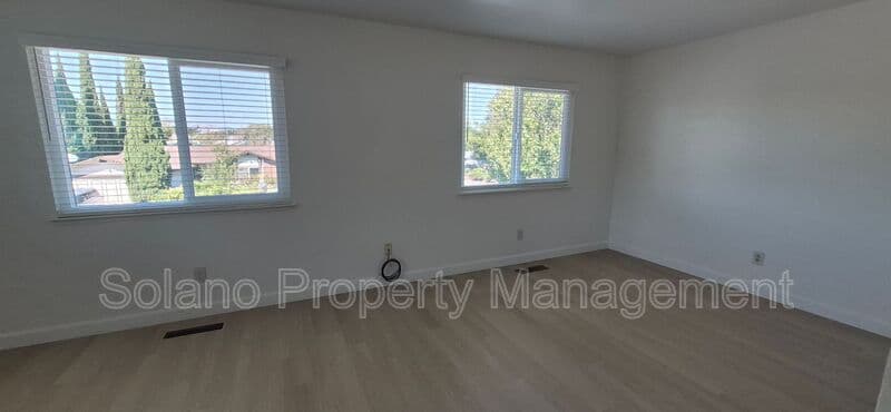 Fairfield House: 5023 Oakbrook Cir
