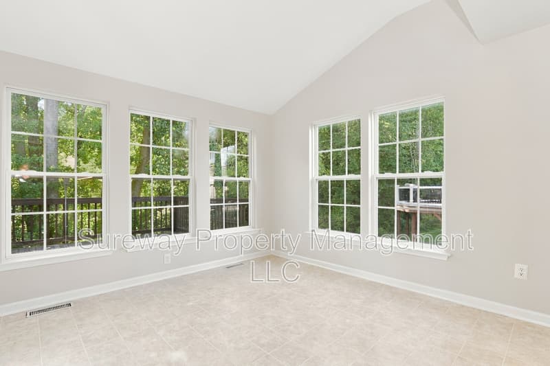 Burlington Townhome: 15 Guilford Place