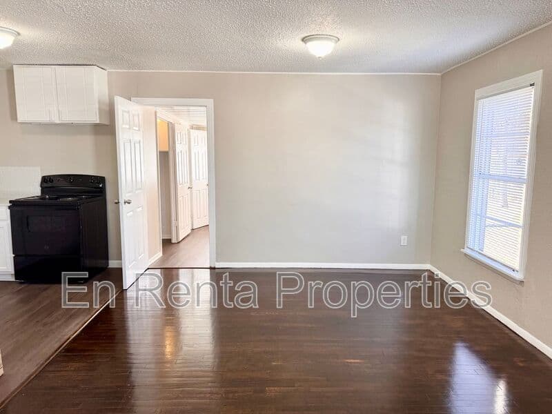 Fort Worth House: 6037 Graham St.