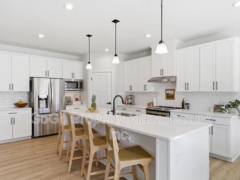 Greenville House: 101 Comanche Trail