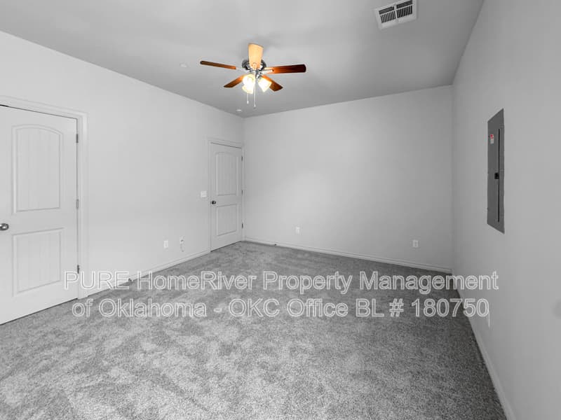 Oklahoma City House: 909 SW 92nd St