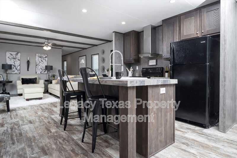 Cleburne Condo: 800 N Old Betsy