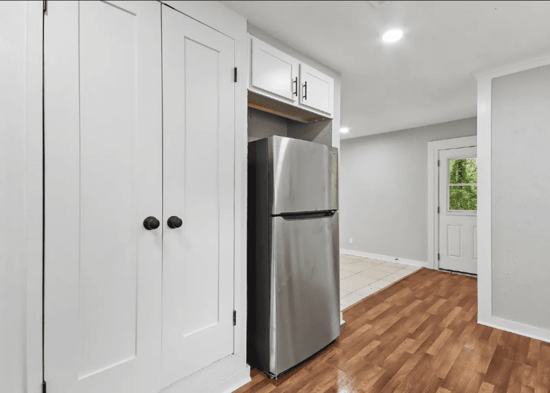 Magnolia House: 25319 Penguin Street