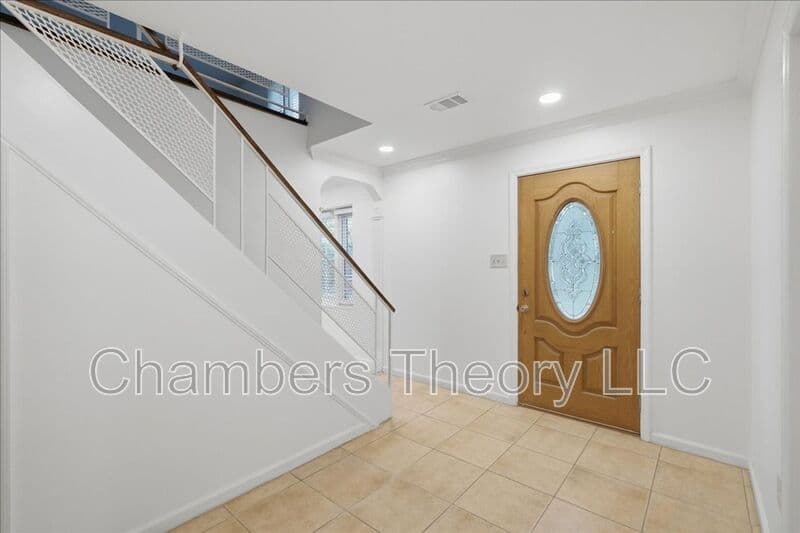 Springfield House: 7838 Brompton St