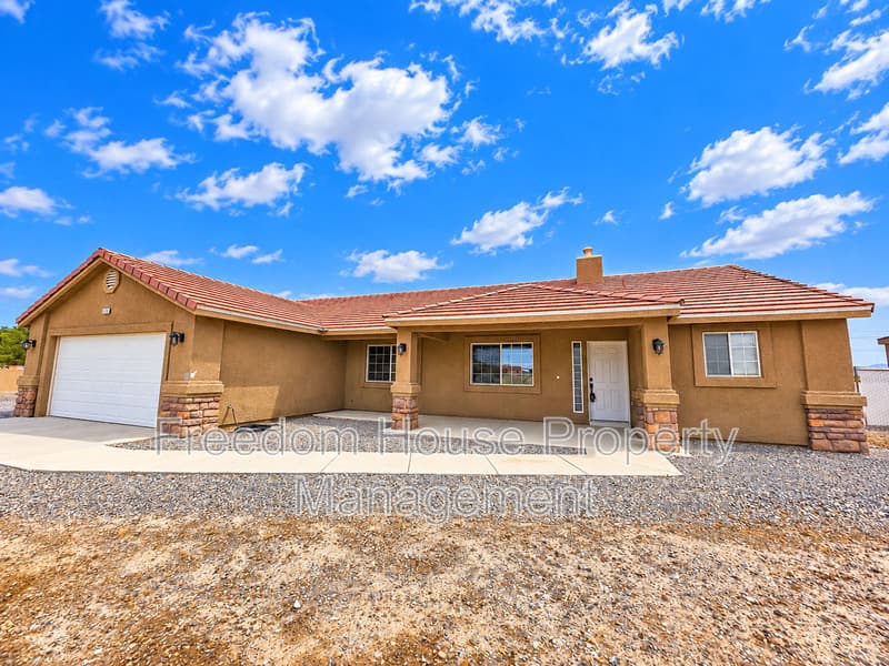 Pahrump House: 410 East Bellville Road