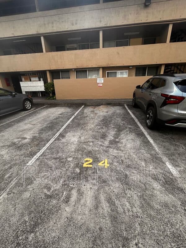 Aiea Condo: 98-080 Uao Pl.