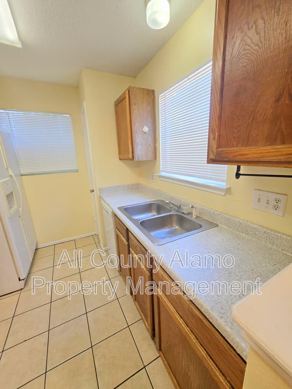 San Antonio House: 7515 Brandyridge