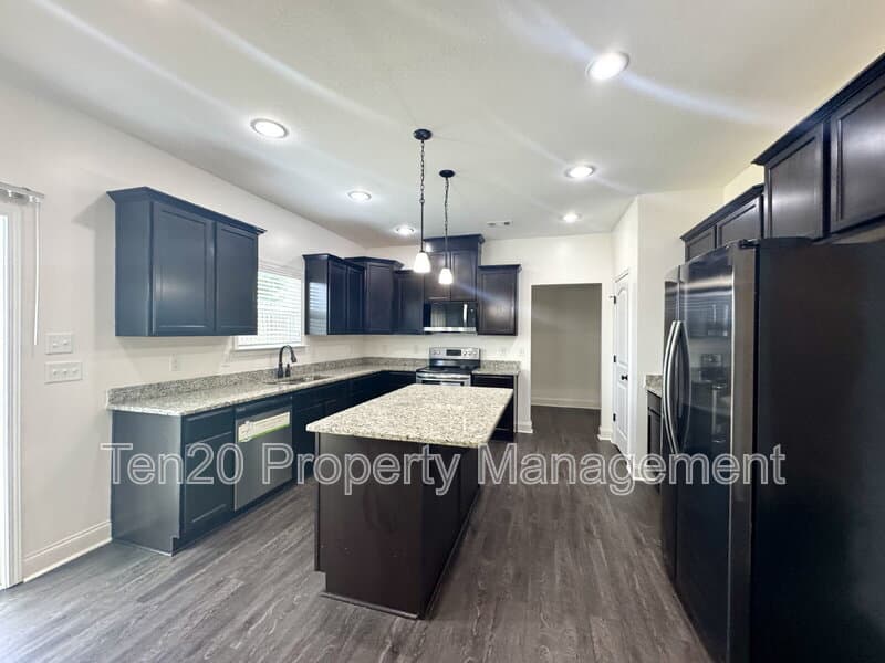 Columbus House: 5037 Lexington Lane