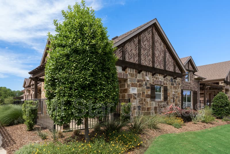 Arlington Townhome: 889 Birds Fort Trail