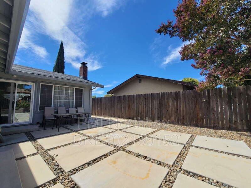 Fairfield House: 2506 Hastings Way