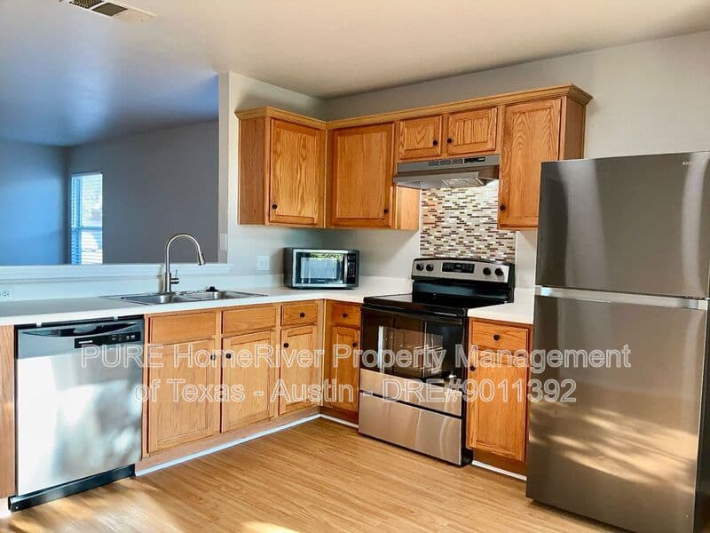 Taylor House: 3003 Tyler LN
