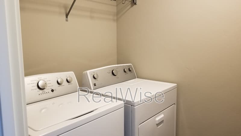 Redmond House: 4332 Southwest Canal Blvd