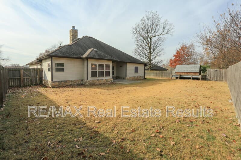 Cave Springs House: 1000 Peak St