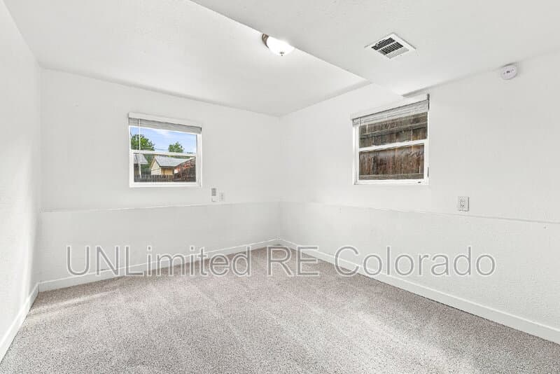 Thornton House: 3668 E 91st Ave