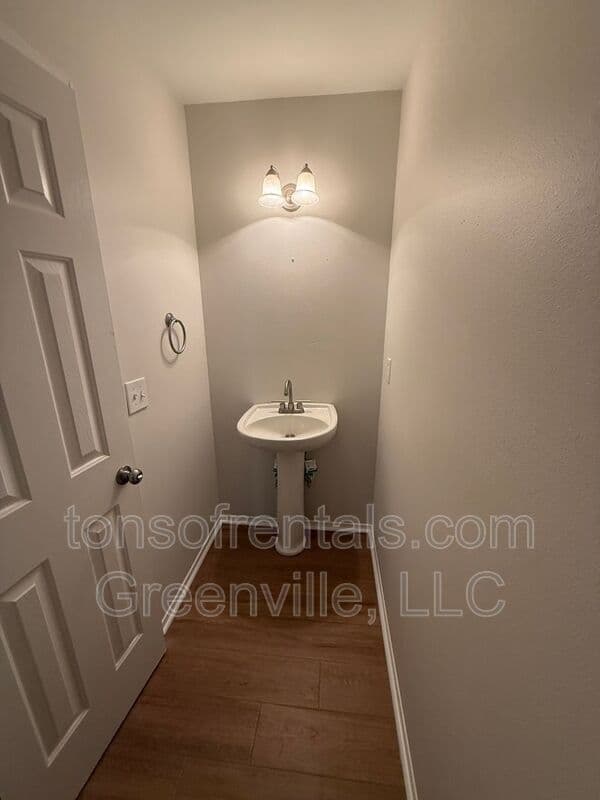 Duncan House: 151 Bellweather Drive