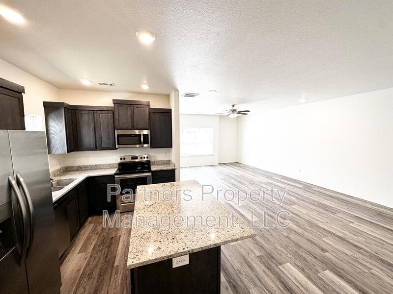 Fayetteville Condo: 875 South Amarillo Avenue - 2