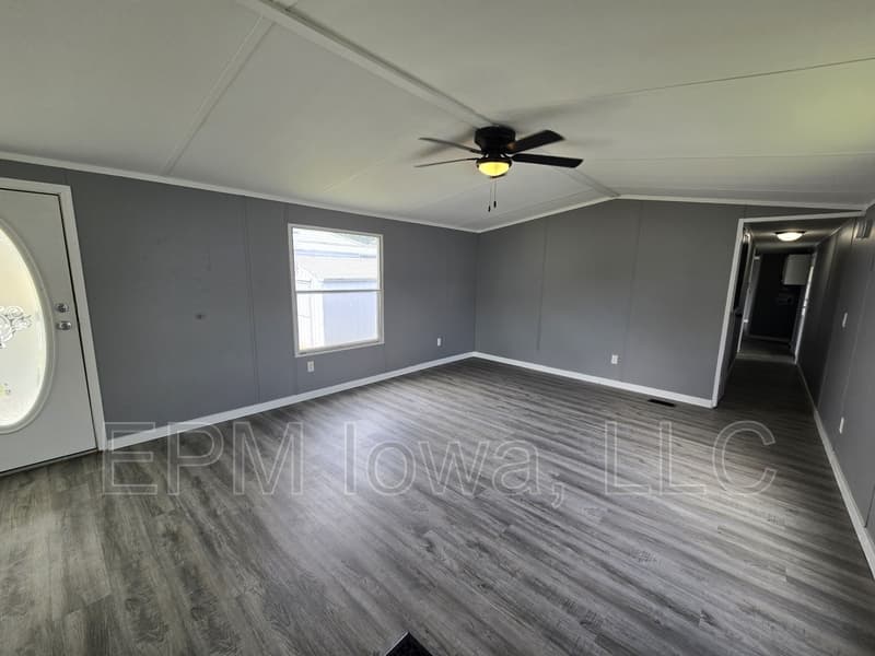 Cedar Falls House: 700 West Ridgeway Avenue Lot 138