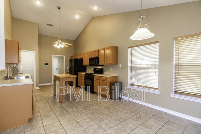 Gulfport House: 18026 Cypress Pointe Drive