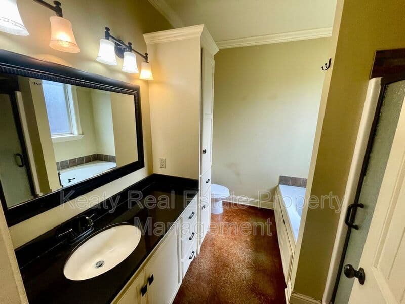 Lafayette House: 115 Barataria Bay