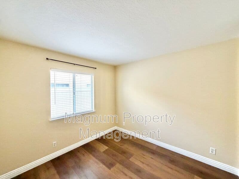 Murrieta House: 25167 Parkcrest Dr