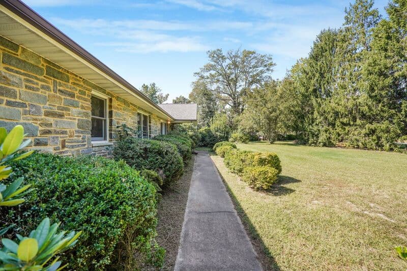 Spotsylvania House: 10003 Courthouse Rd