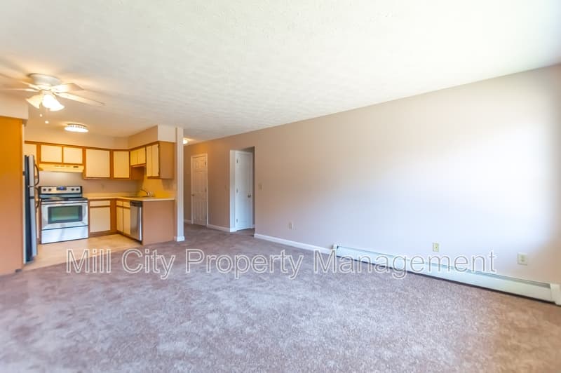Manchester Condo: 1991 Bodwell Road