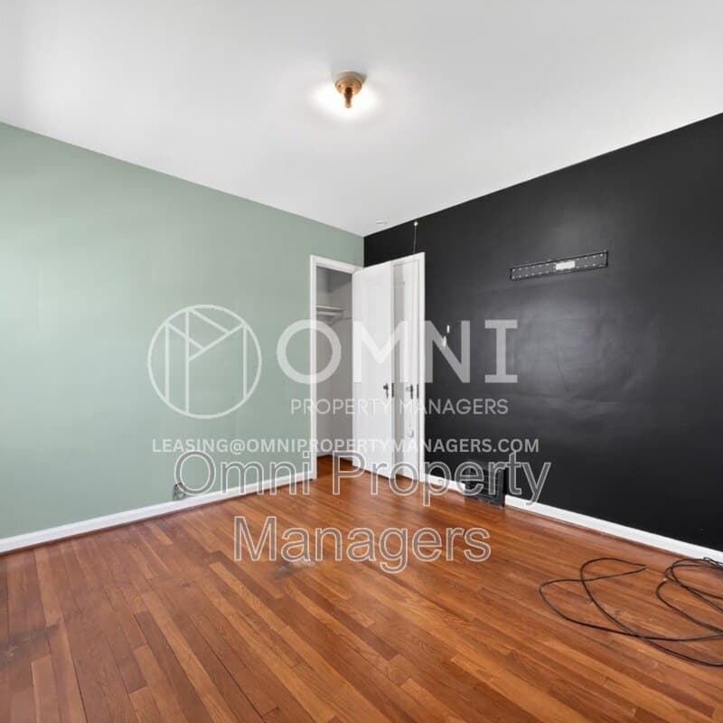 Detroit House: 11529 Roxbury St