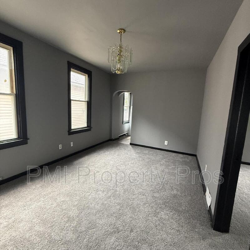 Milwaukee Condo: 3127 West Garfield Avenue