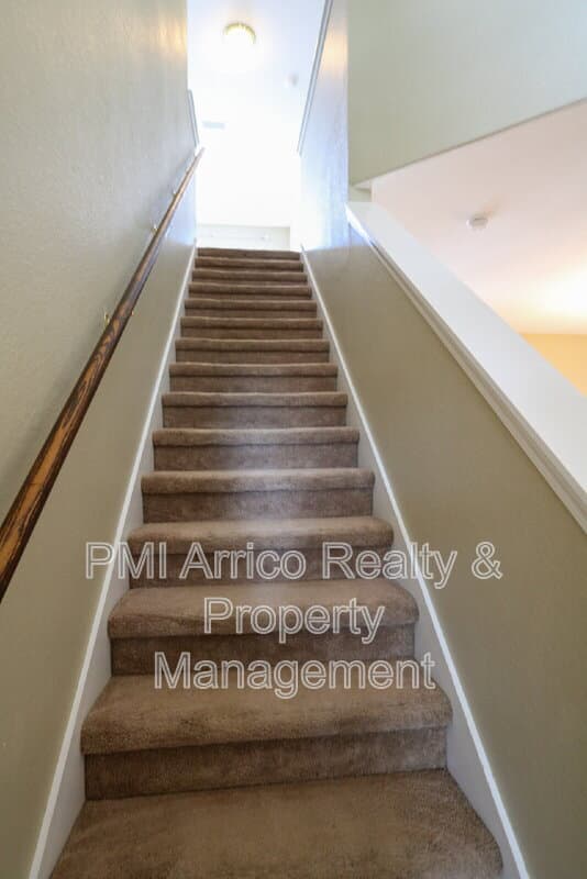 Riverview House: 9018 Pinebreeze Dr