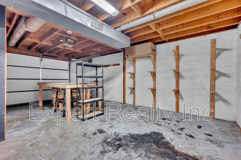Alabaster House: 1064 Caribbean Circle