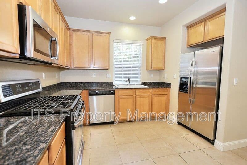 Orangevale House: 9041 Crescenda Lane