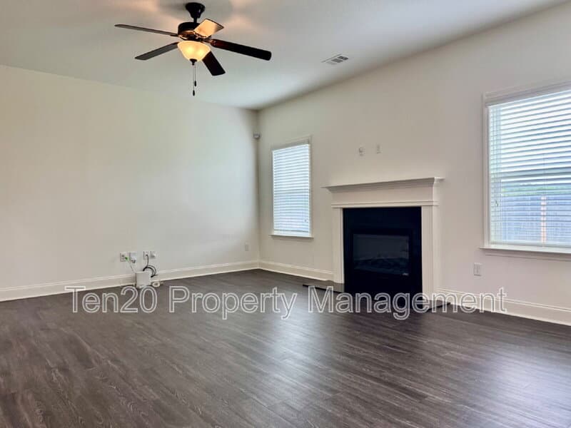 Columbus House: 5037 Lexington Lane