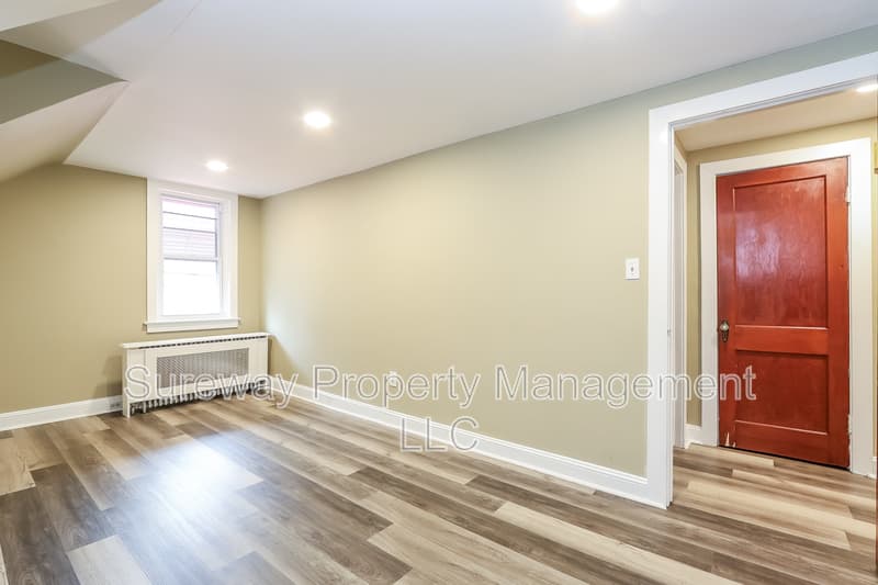 Hamilton Condo: 2009 East McGalliard Avenue