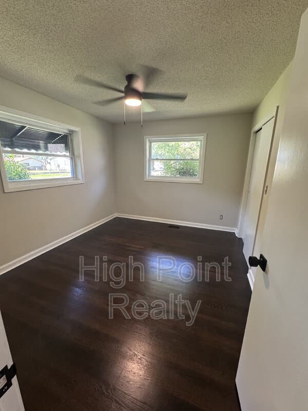 Rainsville House: 61 Rains Avenue Southeast