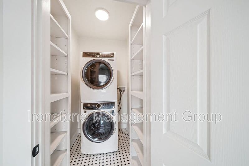 Tulsa House: AirBnB 1435 1/2 S Peoria Avenue Top Left