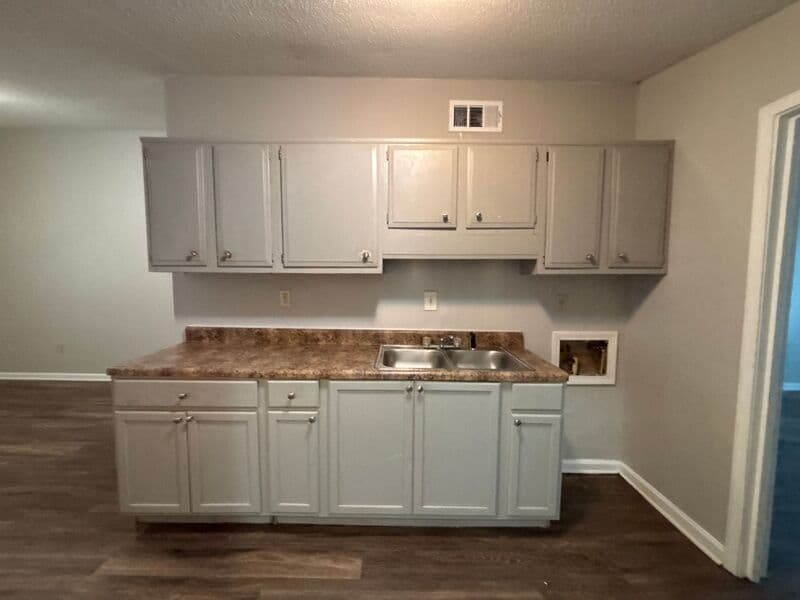 Memphis House: 3911 Ajanders Dr