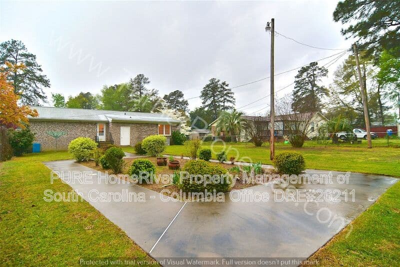 Hopkins House: 112 Harmon Hill Ct