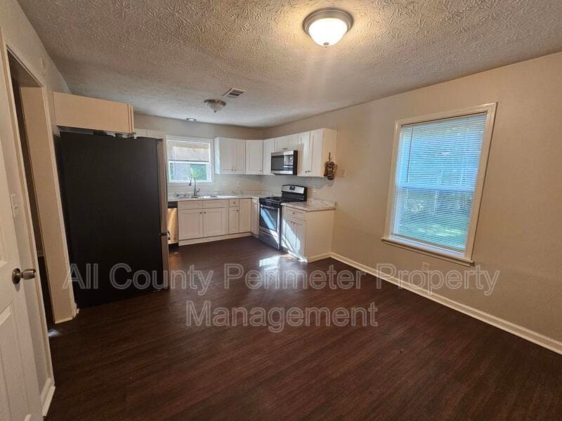College Park House: 6255 Beaver Creek Trail
